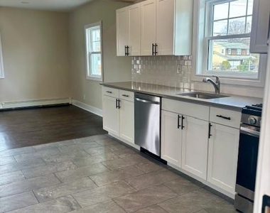 1026 Glen Cove Avenue - Photo Thumbnail 2