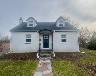 1026 Glen Cove Avenue - Photo Thumbnail 17
