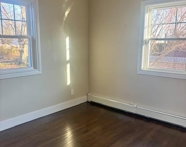 1026 Glen Cove Avenue - Photo Thumbnail 6