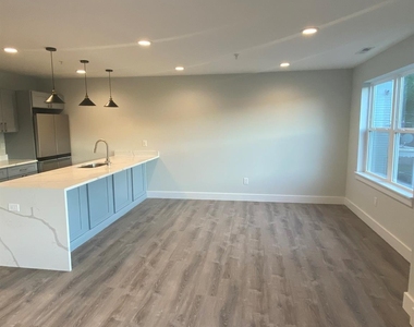 530 N Main Street - Photo Thumbnail 4