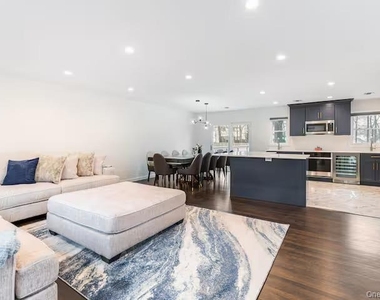 9 E Stemmer Lane - Photo Thumbnail 4