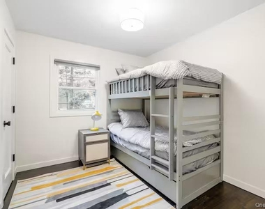 9 E Stemmer Lane - Photo Thumbnail 10