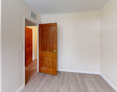 13 Hawley Avenue - Photo Thumbnail 14