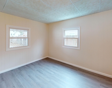 13 Hawley Avenue - Photo Thumbnail 12
