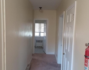 515 Carter Street - Photo Thumbnail 7
