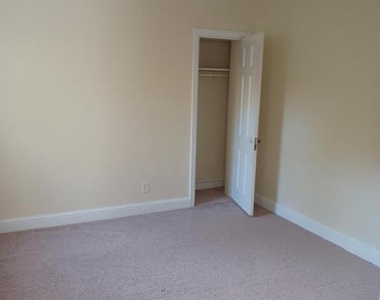 515 Carter Street - Photo Thumbnail 9