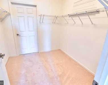 21216 Mcfadden Square - Photo Thumbnail 21