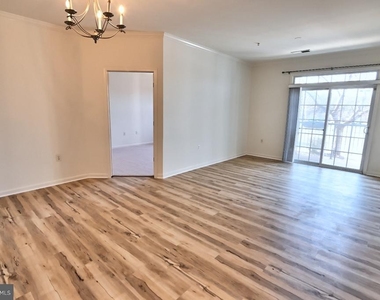 21216 Mcfadden Square - Photo Thumbnail 16
