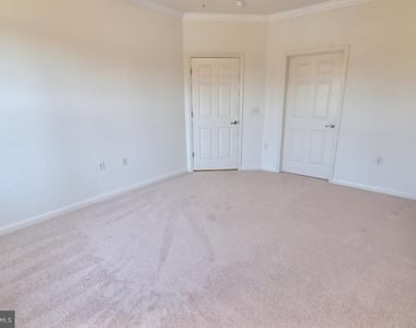21216 Mcfadden Square - Photo Thumbnail 20