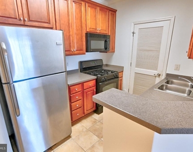 21216 Mcfadden Square - Photo Thumbnail 42
