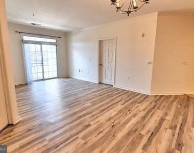 21216 Mcfadden Square - Photo Thumbnail 3