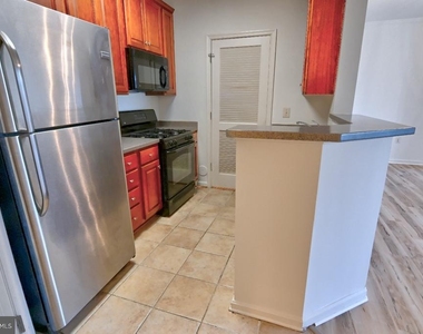 21216 Mcfadden Square - Photo Thumbnail 9