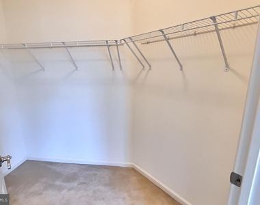 21216 Mcfadden Square - Photo Thumbnail 32