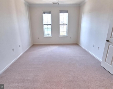 21216 Mcfadden Square - Photo Thumbnail 17
