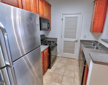 21216 Mcfadden Square - Photo Thumbnail 13