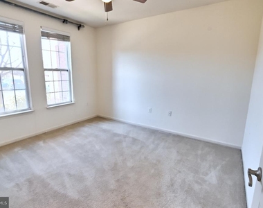 21216 Mcfadden Square - Photo Thumbnail 28