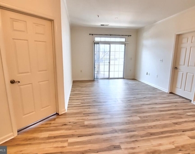 21216 Mcfadden Square - Photo Thumbnail 25