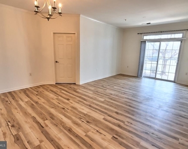 21216 Mcfadden Square - Photo Thumbnail 15