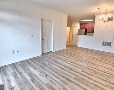 21216 Mcfadden Square - Photo Thumbnail 37