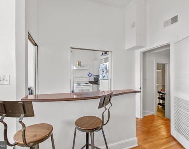 809 Caroline Street - Photo Thumbnail 4