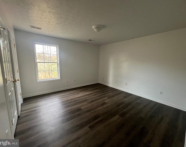 637 East Spencer Street - Photo Thumbnail 1