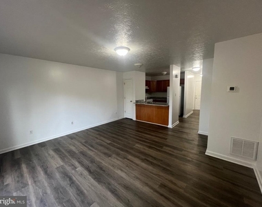 637 East Spencer Street - Photo Thumbnail 7
