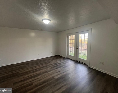 637 East Spencer Street - Photo Thumbnail 4
