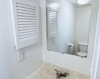 304 N 8th Street - Photo Thumbnail 3