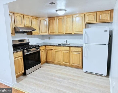 304 N 8th Street - Photo Thumbnail 2