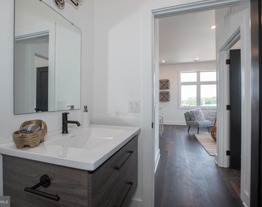 2940 W Thompson Street - Photo Thumbnail 27