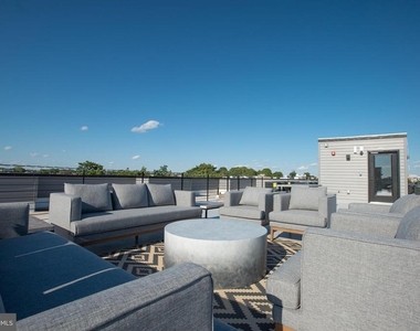 2940 W Thompson Street - Photo Thumbnail 11