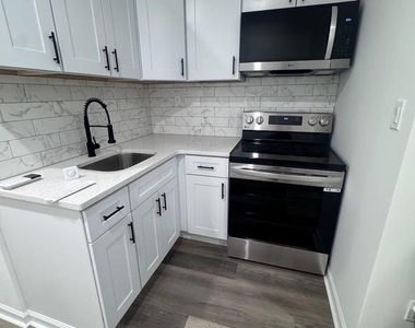 5012 W Stiles Street - Photo Thumbnail 3