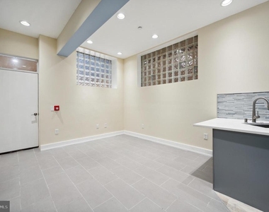 2024 E Fletcher Street - Photo Thumbnail 6