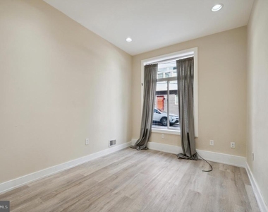 2024 E Fletcher Street - Photo Thumbnail 12