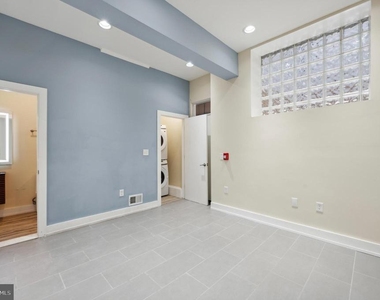 2024 E Fletcher Street - Photo Thumbnail 7