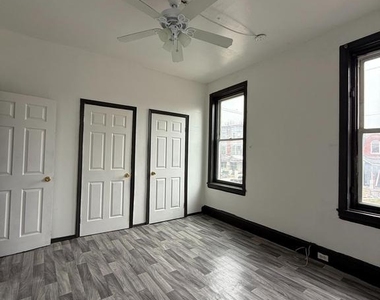 3258 N Park Avenue - Photo Thumbnail 6
