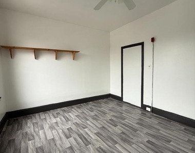 3258 N Park Avenue - Photo Thumbnail 8