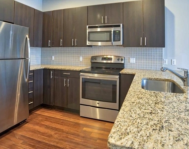 521 S Broad Street - Photo Thumbnail 4