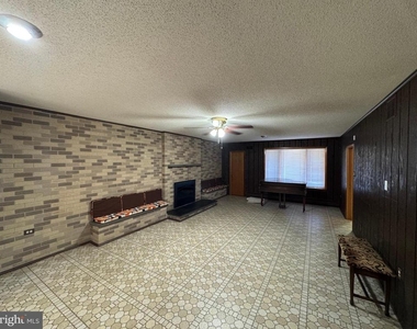 1305 Hawthorne Lane - Photo Thumbnail 30