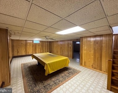 1305 Hawthorne Lane - Photo Thumbnail 22