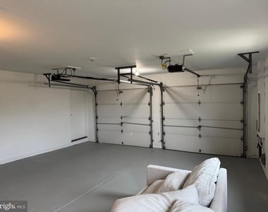 1305 Hawthorne Lane - Photo Thumbnail 31