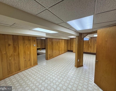 1305 Hawthorne Lane - Photo Thumbnail 25