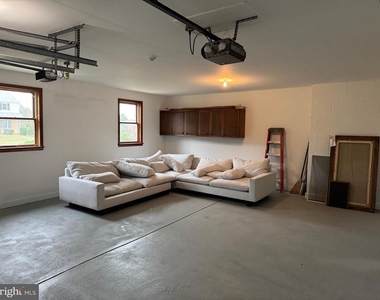 1305 Hawthorne Lane - Photo Thumbnail 32