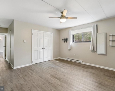 400 Glendale Road - Photo Thumbnail 15