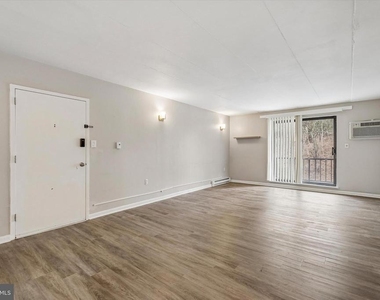 400 Glendale Road - Photo Thumbnail 8