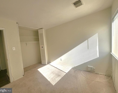 10244 Prince Place - Photo Thumbnail 9