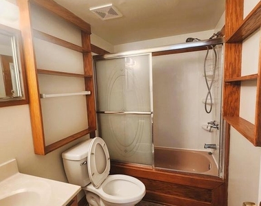 10244 Prince Place - Photo Thumbnail 11