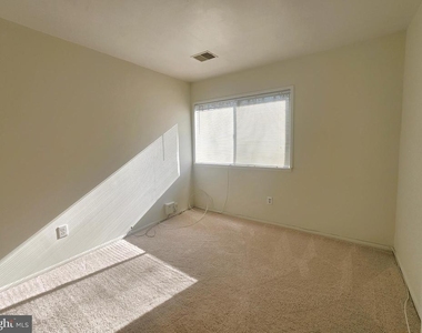 10244 Prince Place - Photo Thumbnail 10