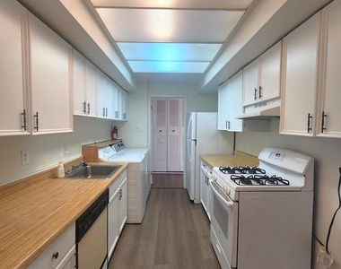 10244 Prince Place - Photo Thumbnail 12