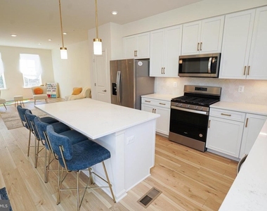 414 Waterfield Court - Photo Thumbnail 17